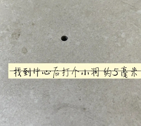 宝清瓷砖空鼓维修公司专业解答在瓷砖铺贴过程中，如果砂料搅拌不均匀，将会带来以下问题